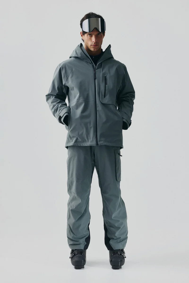 Ski jacket with StormMove™